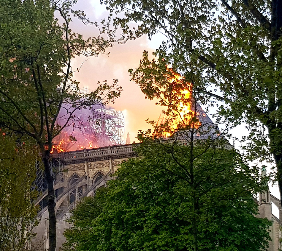 Incendiede la cathdrale  19h37