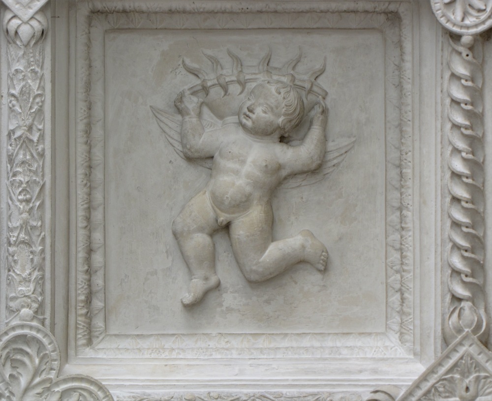 Hotel_Lallemant_caisson_6.jpg (176761 octets)