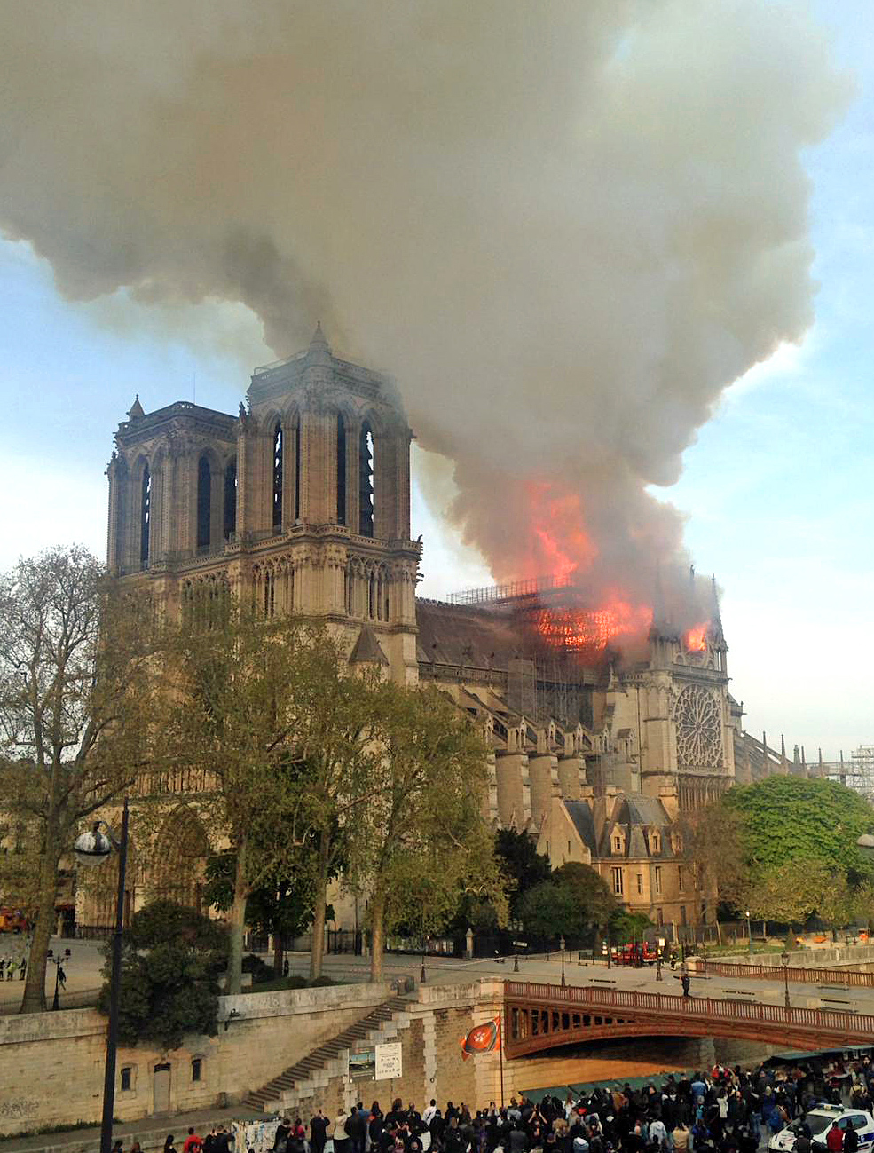 Incendie de la cathdrale Notre-Dame, vu ct nef